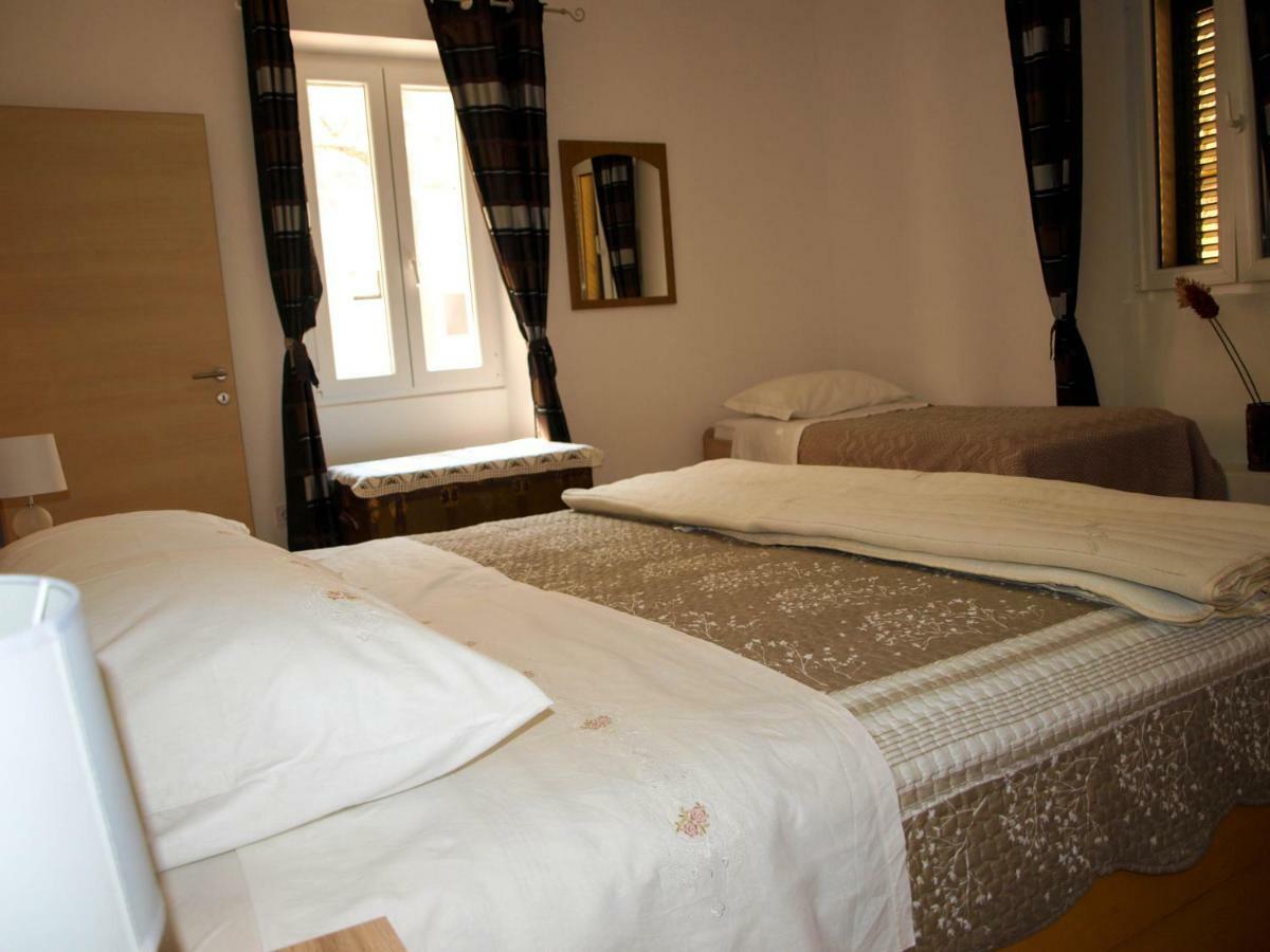 Ferienwohnung House Nataniel In Omis Near Sea Exterior foto
