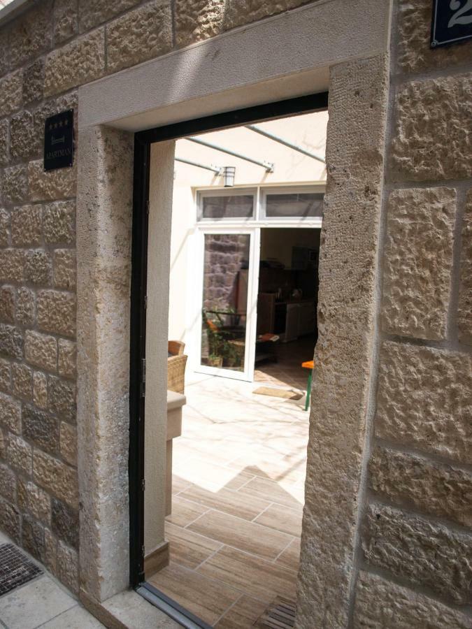 Ferienwohnung House Nataniel In Omis Near Sea Exterior foto
